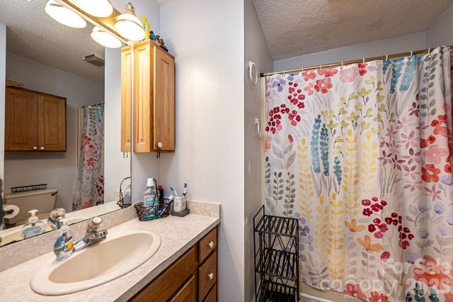 70 Sienna Drive, Hickory, NC 28601