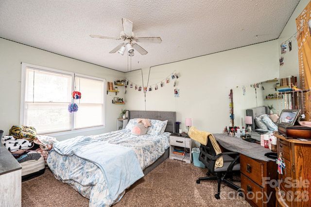 70 Sienna Drive, Hickory, NC 28601
