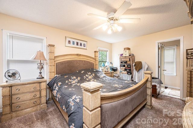 70 Sienna Drive, Hickory, NC 28601