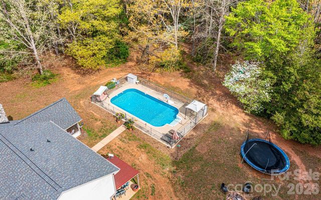 70 Sienna Drive, Hickory, NC 28601