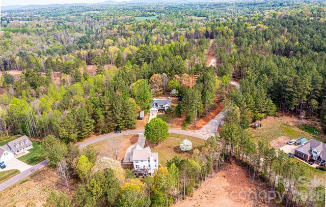 70 Sienna Drive, Hickory, NC 28601