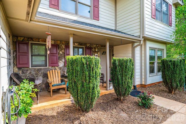 70 Sienna Drive, Hickory, NC 28601