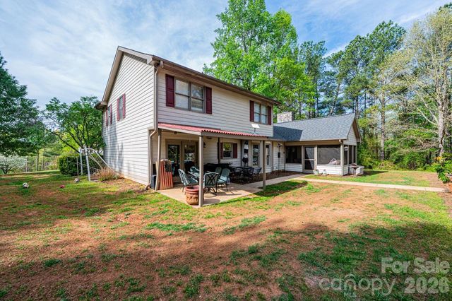 70 Sienna Drive, Hickory, NC 28601