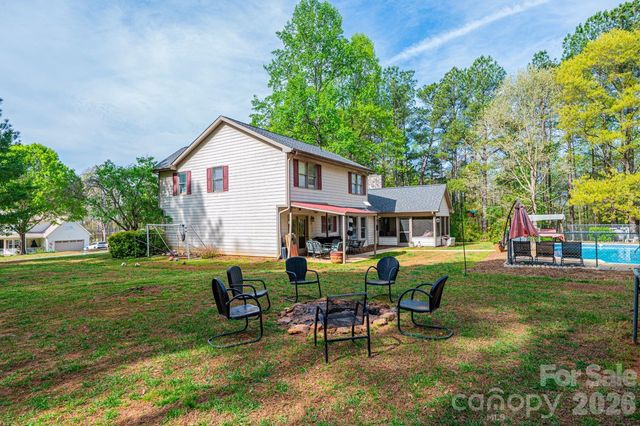 70 Sienna Drive, Hickory, NC 28601