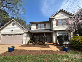 70 Sienna Drive, Hickory, NC 28601