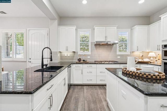 28 Wild Plum Way, Orinda, CA 94563