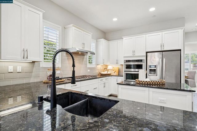 28 Wild Plum Way, Orinda, CA 94563