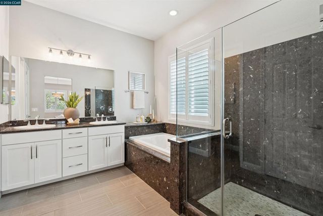 28 Wild Plum Way, Orinda, CA 94563