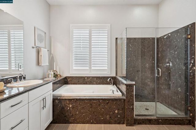 28 Wild Plum Way, Orinda, CA 94563
