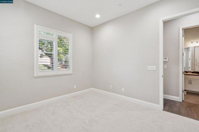 28 Wild Plum Way, Orinda, CA 94563