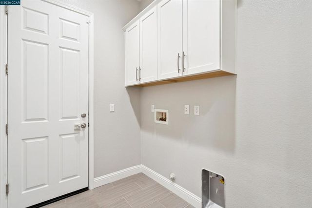 28 Wild Plum Way, Orinda, CA 94563