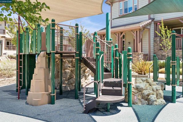28 Wild Plum Way, Orinda, CA 94563