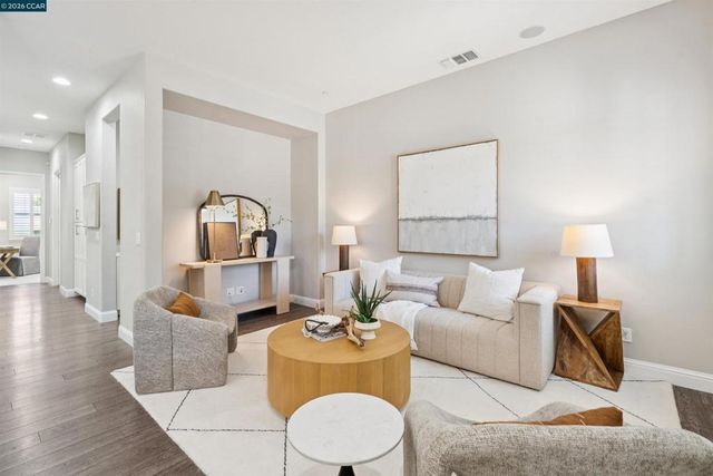 28 Wild Plum Way, Orinda, CA 94563