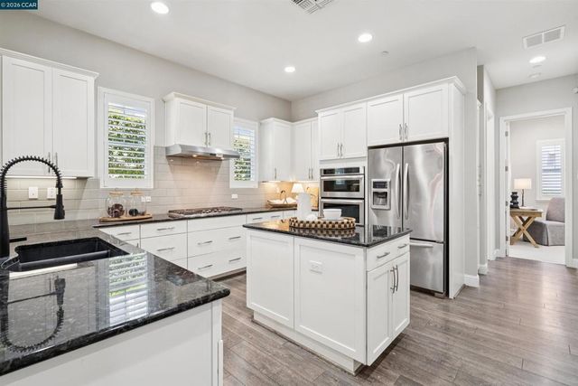 28 Wild Plum Way, Orinda, CA 94563