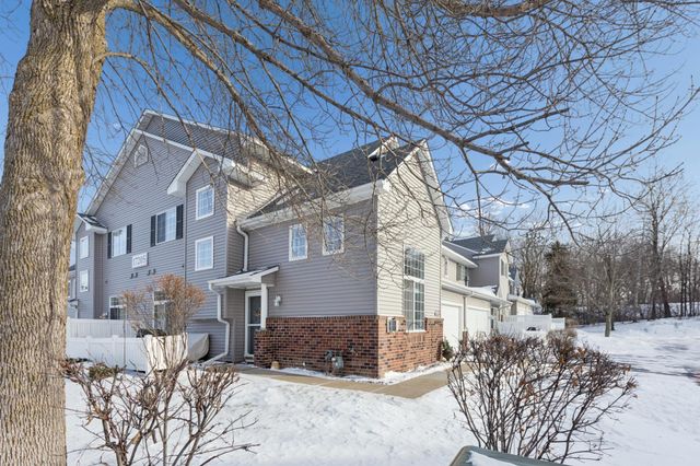 17205 49th Avenue N A, Plymouth, MN 55446