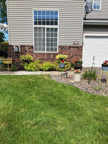 17205 49th Avenue N A, Plymouth, MN 55446