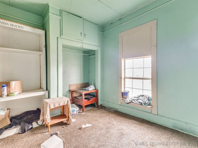 225 N Delaware Avenue, Coweta, OK 74429