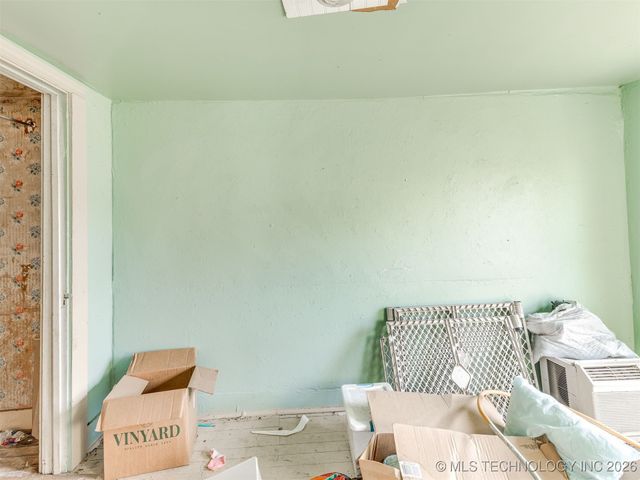 225 N Delaware Avenue, Coweta, OK 74429