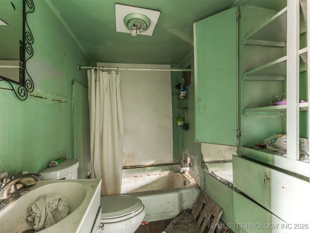 225 N Delaware Avenue, Coweta, OK 74429