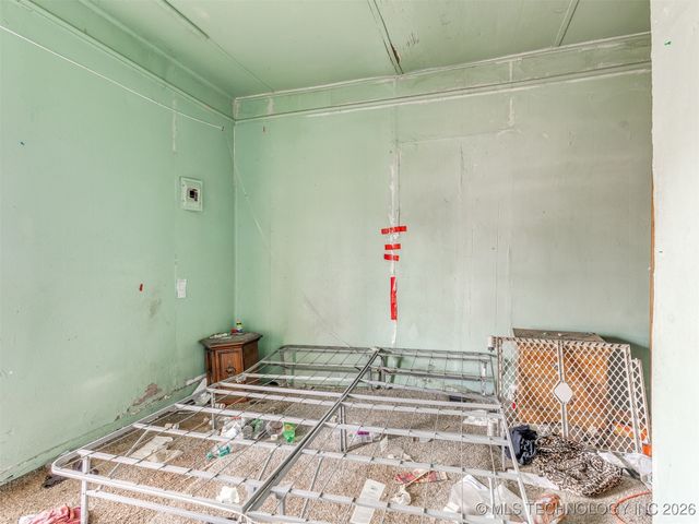 225 N Delaware Avenue, Coweta, OK 74429