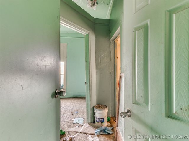 225 N Delaware Avenue, Coweta, OK 74429