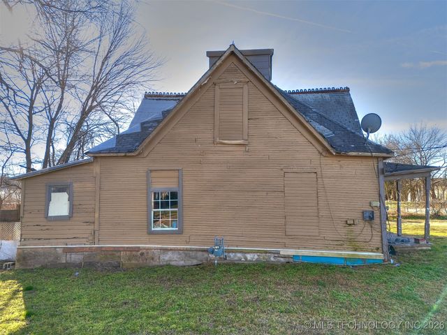 225 N Delaware Avenue, Coweta, OK 74429