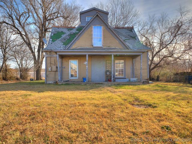 225 N Delaware Avenue, Coweta, OK 74429