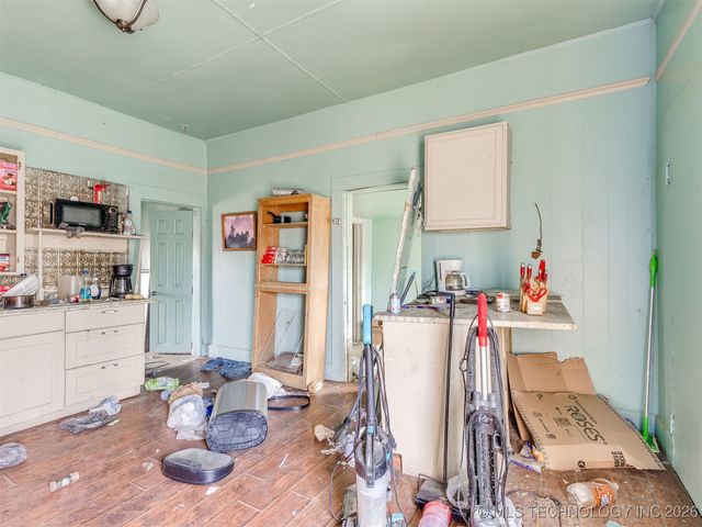 225 N Delaware Avenue, Coweta, OK 74429