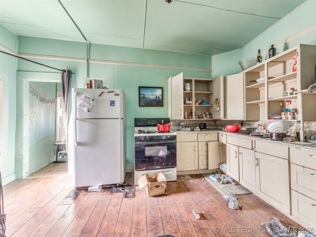 225 N Delaware Avenue, Coweta, OK 74429