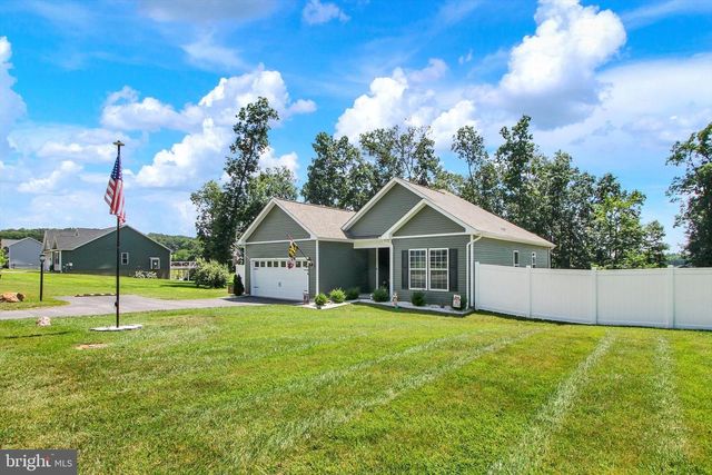 626 LEDGER DR, Hanover, PA 17331