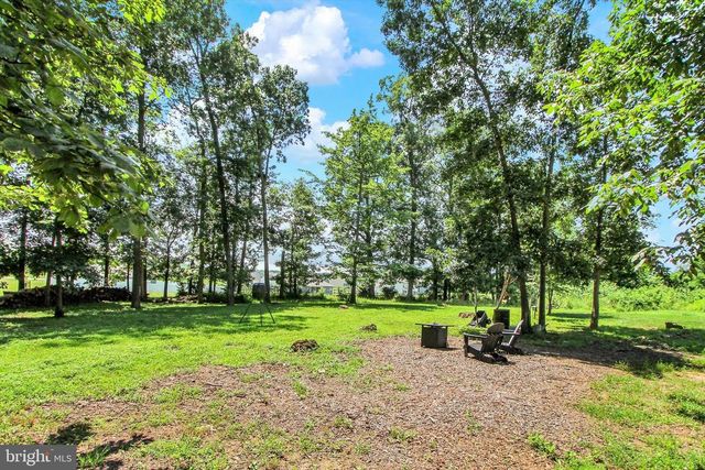 626 LEDGER DR, Hanover, PA 17331