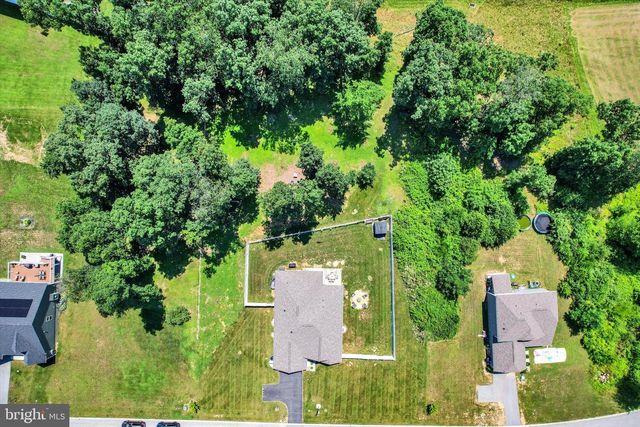 626 LEDGER DR, Hanover, PA 17331