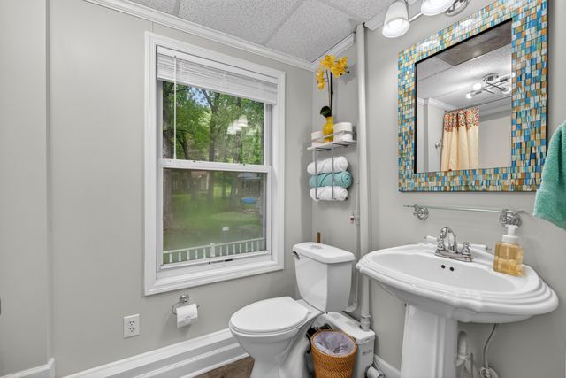 1283 Lake Logan Rd, Ardmore, TN 38449