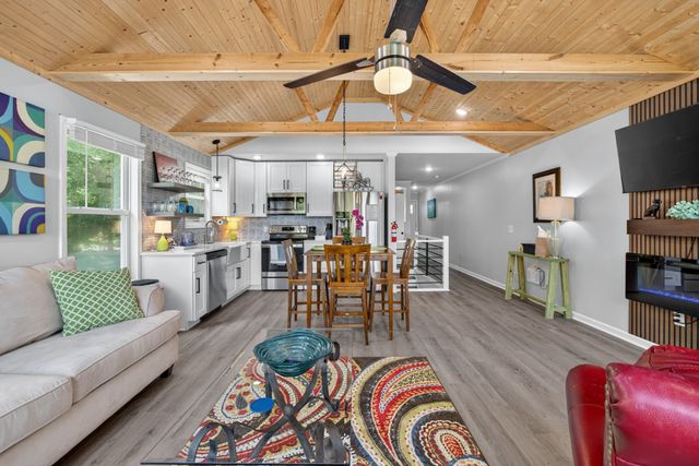 1283 Lake Logan Rd, Ardmore, TN 38449