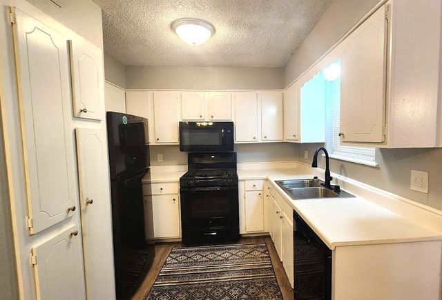 6704 N Meridian Avenue A, Oklahoma City, OK 73116