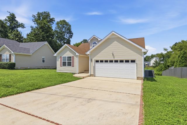 1295 Keech Dr, Clarksville, TN 37042