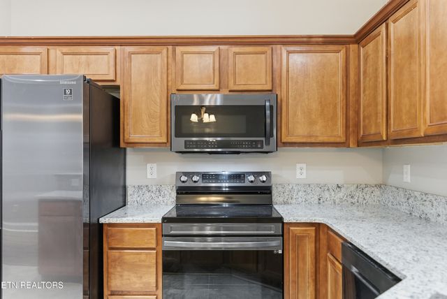 132 Hardinberry St, Oak Ridge, TN 37830