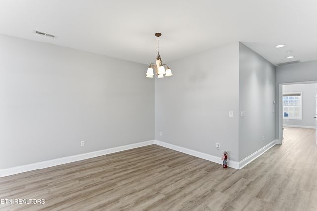 132 Hardinberry St, Oak Ridge, TN 37830