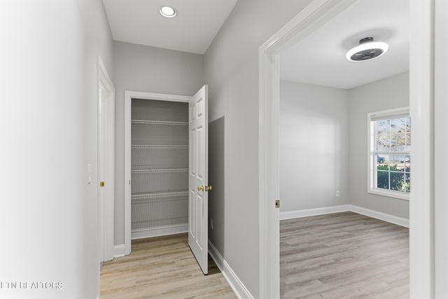 132 Hardinberry St, Oak Ridge, TN 37830