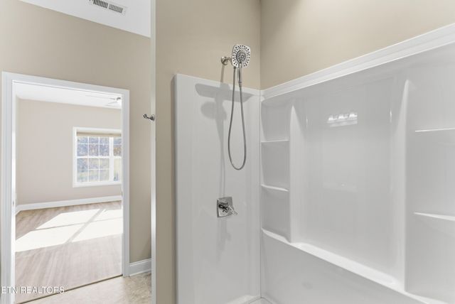 132 Hardinberry St, Oak Ridge, TN 37830