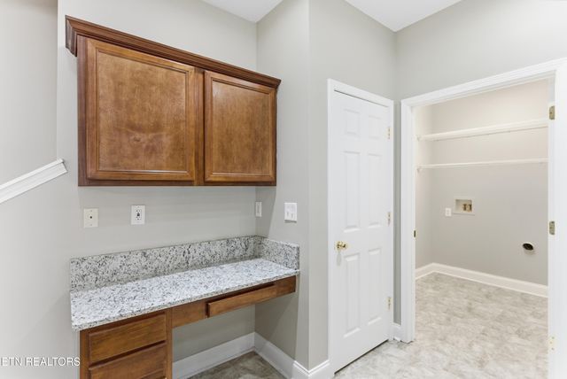 132 Hardinberry St, Oak Ridge, TN 37830