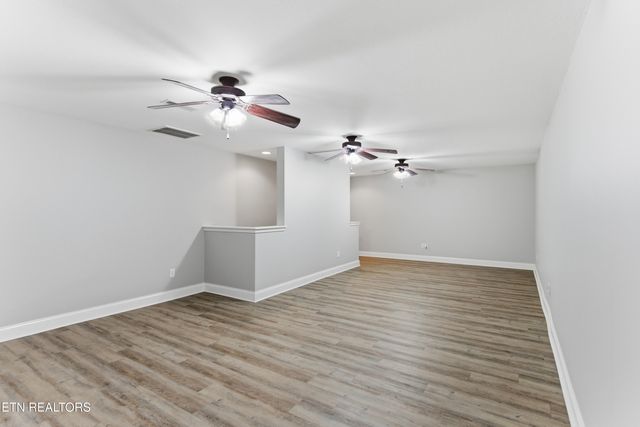 132 Hardinberry St, Oak Ridge, TN 37830