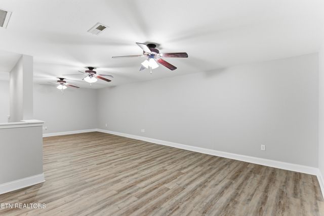 132 Hardinberry St, Oak Ridge, TN 37830