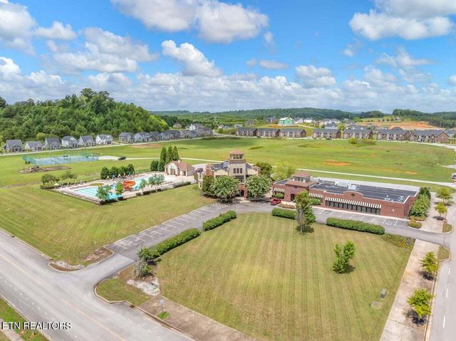 132 Hardinberry St, Oak Ridge, TN 37830