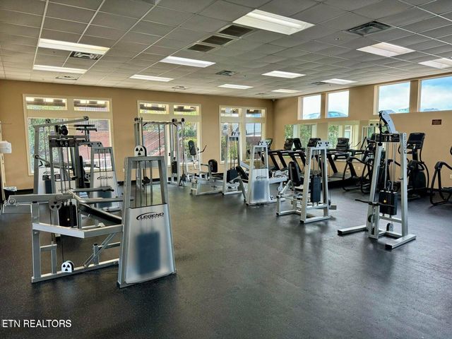 132 Hardinberry St, Oak Ridge, TN 37830