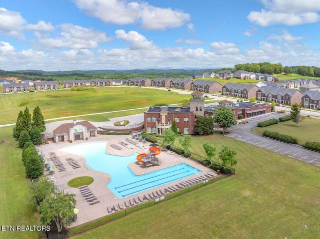 132 Hardinberry St, Oak Ridge, TN 37830