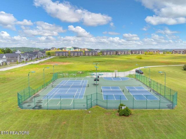 132 Hardinberry St, Oak Ridge, TN 37830