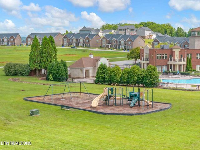 132 Hardinberry St, Oak Ridge, TN 37830