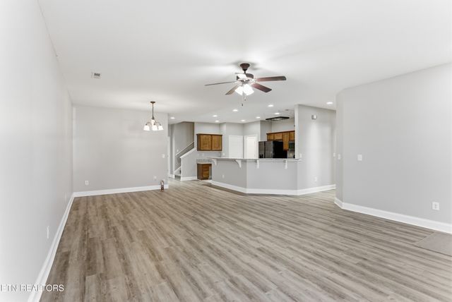 132 Hardinberry St, Oak Ridge, TN 37830