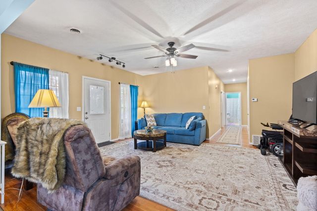 140 Apostle Drive, Reeds Spring, MO 65737